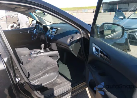 2016 Nissan Pathfinder S z USA, uszkodzony, nr VIN 5N1AR2MM7GC613630